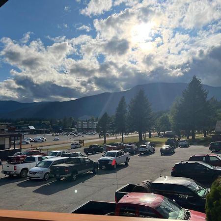 Chalet Inn Kitimat 외부 사진