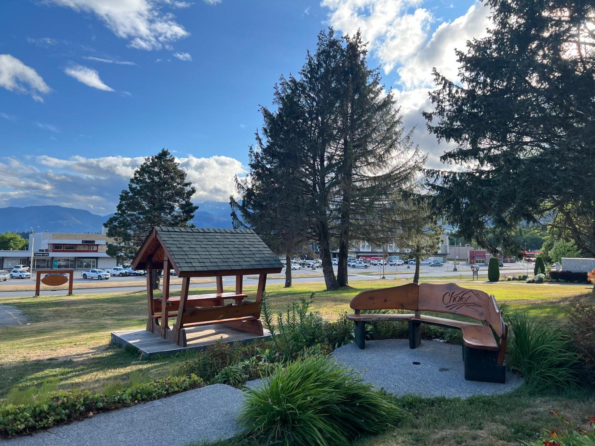 Chalet Inn Kitimat 외부 사진