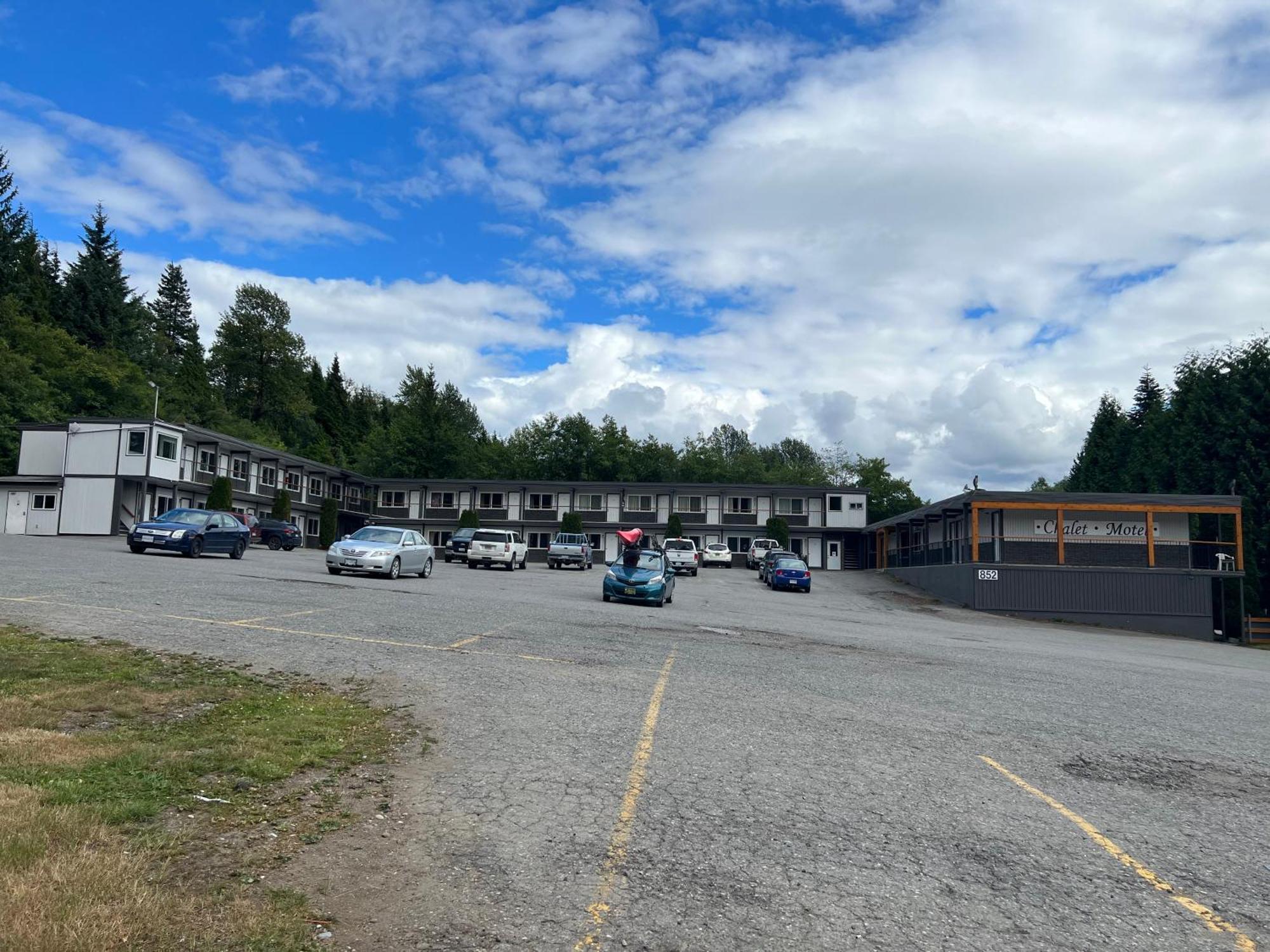 Chalet Inn Kitimat 외부 사진