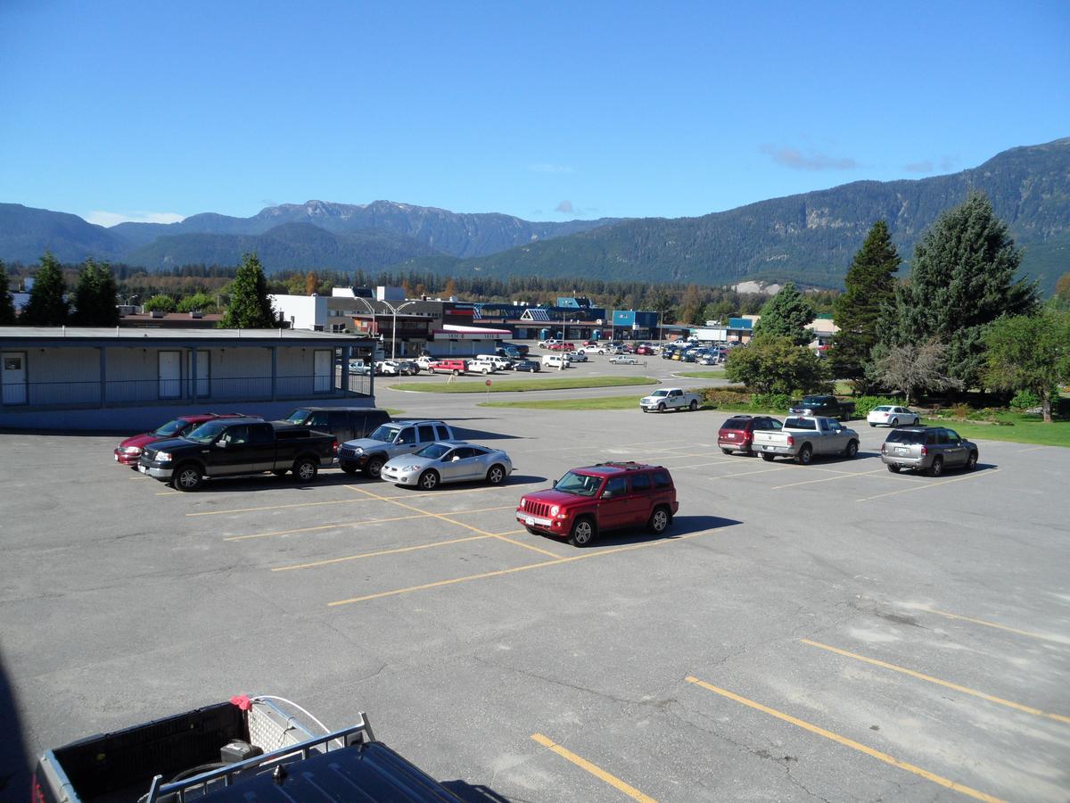 Chalet Inn Kitimat 외부 사진