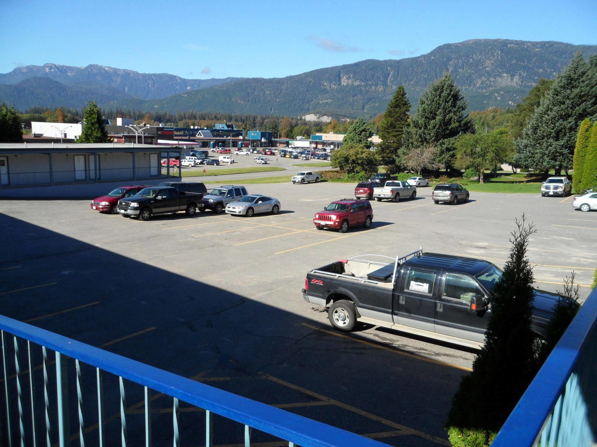 Chalet Inn Kitimat 외부 사진