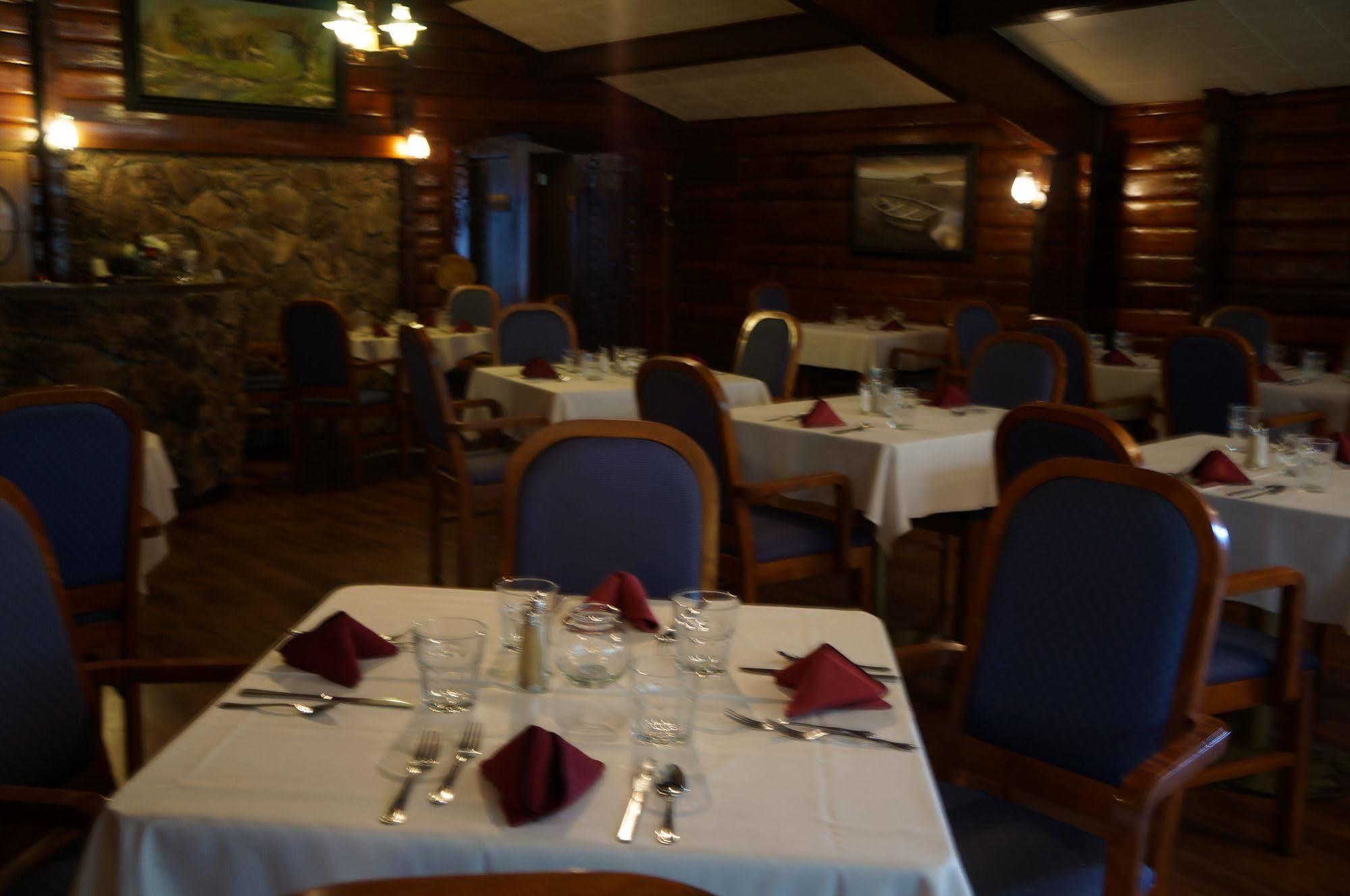 Chalet Inn Kitimat 외부 사진