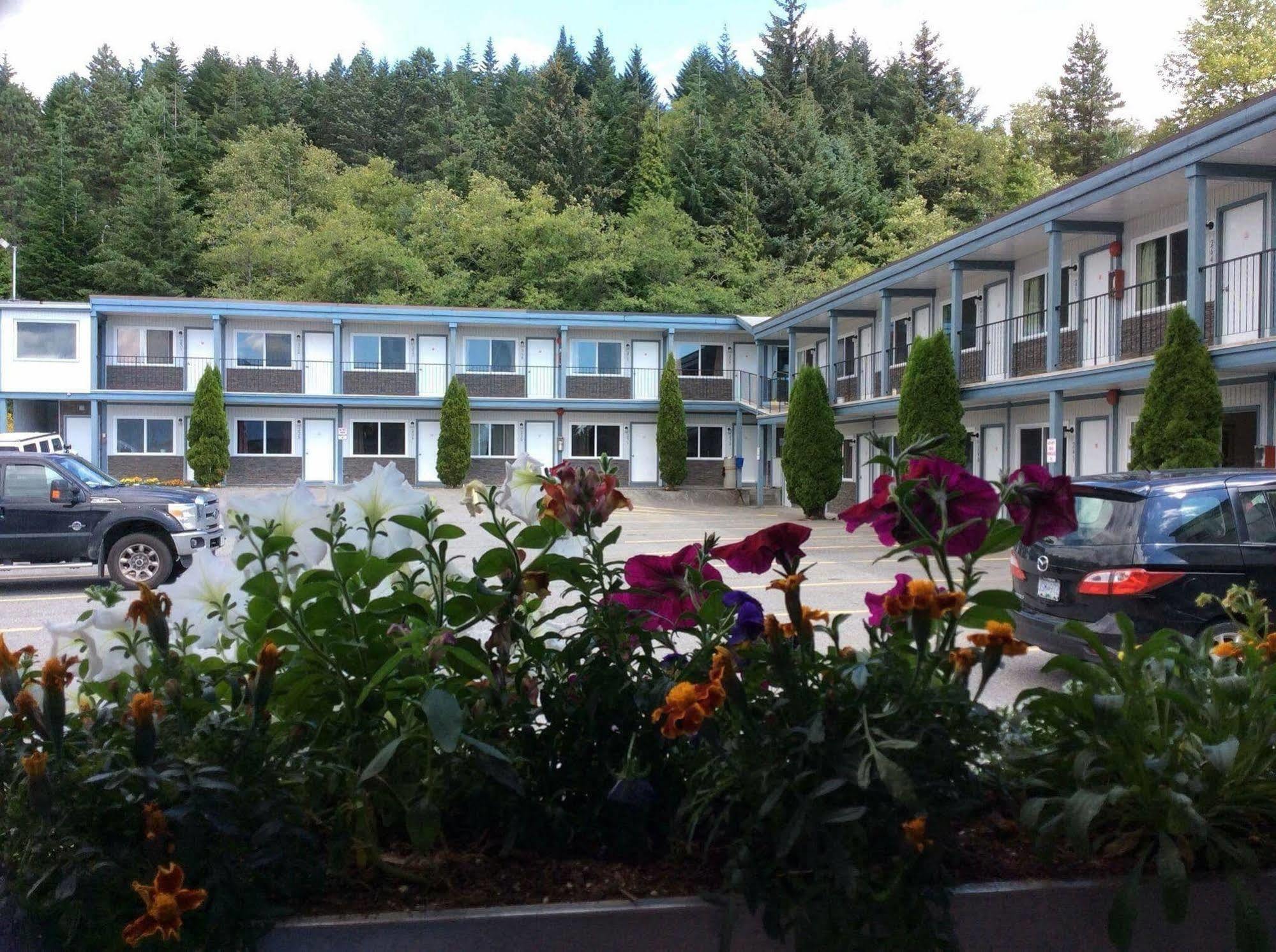 Chalet Inn Kitimat 외부 사진