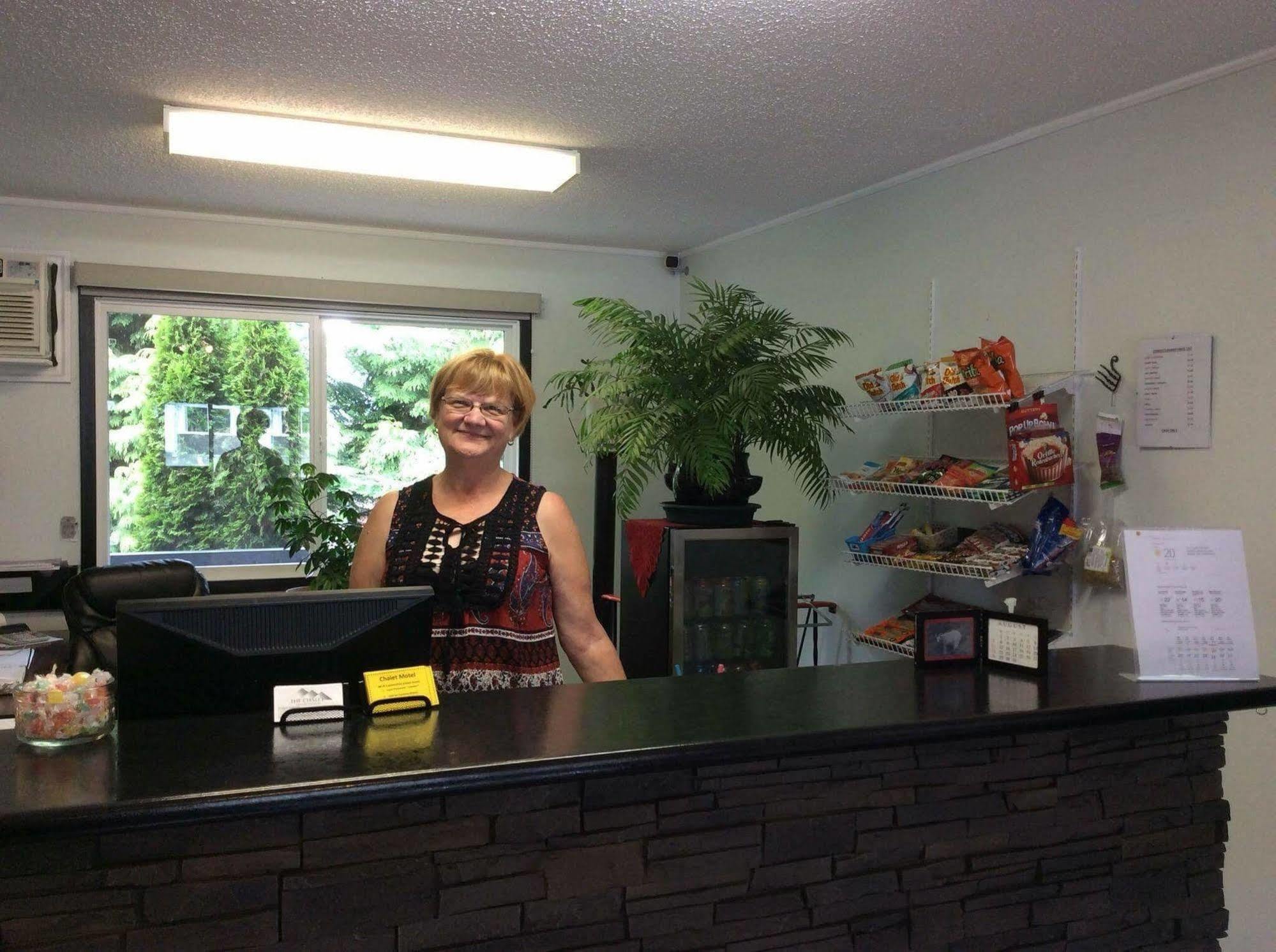 Chalet Inn Kitimat 외부 사진